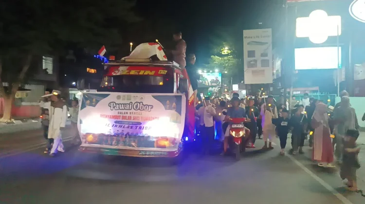 Ribuan Santri Meriahkan Pawai Obor BKPRMI Kota Palu